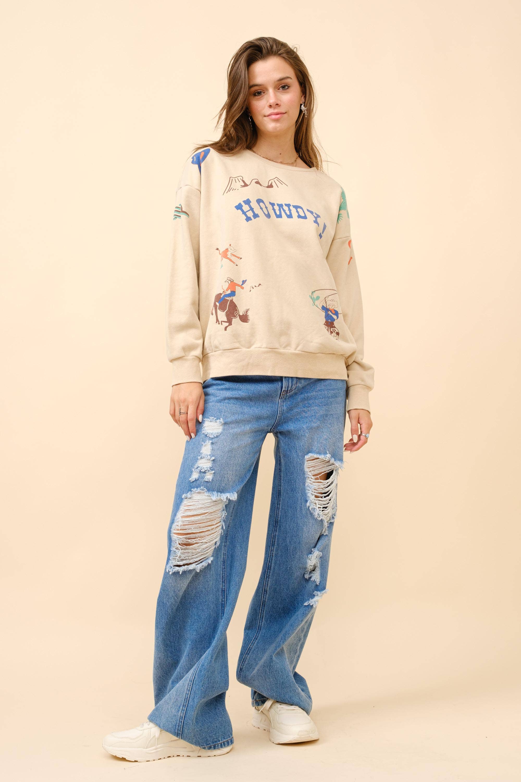 Western Graphic Howdy Sweatshirt: TAUPE